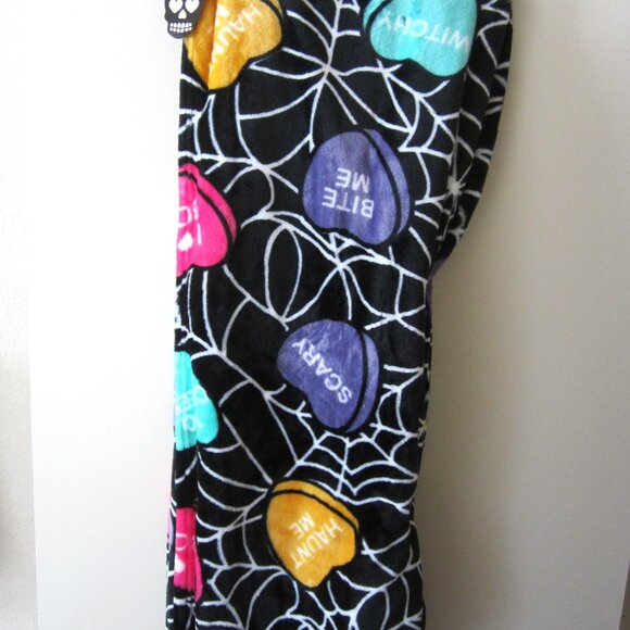 Betsey Johnson Conversation Heart Halloween Ultra Soft Plush Throw Blanket Home - Picture 2 of 7